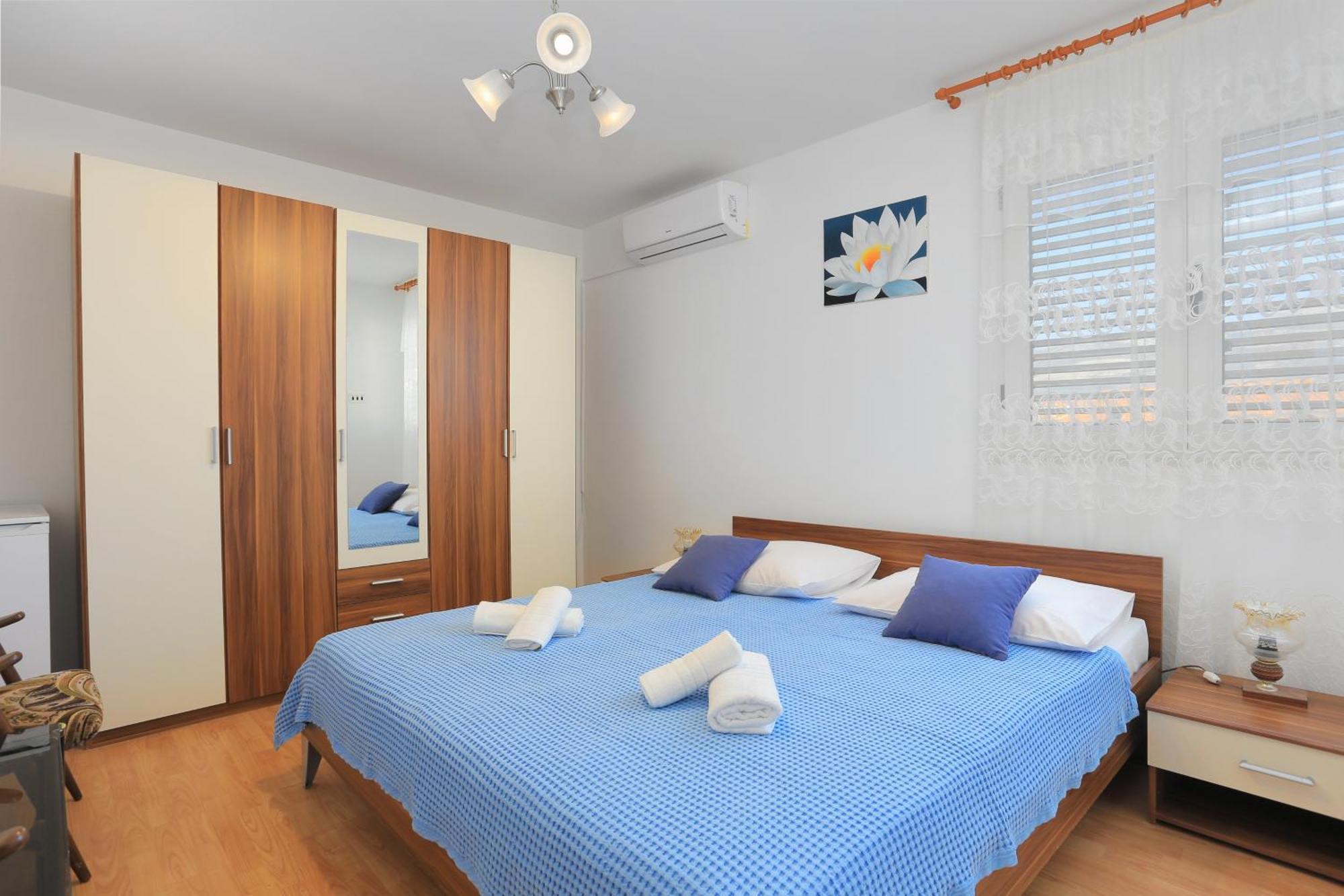 Apartments And Rooms With Parking Space Kastel Stafilic, Kastela - 18673 Cameră foto